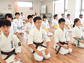 辻堂道場 正座